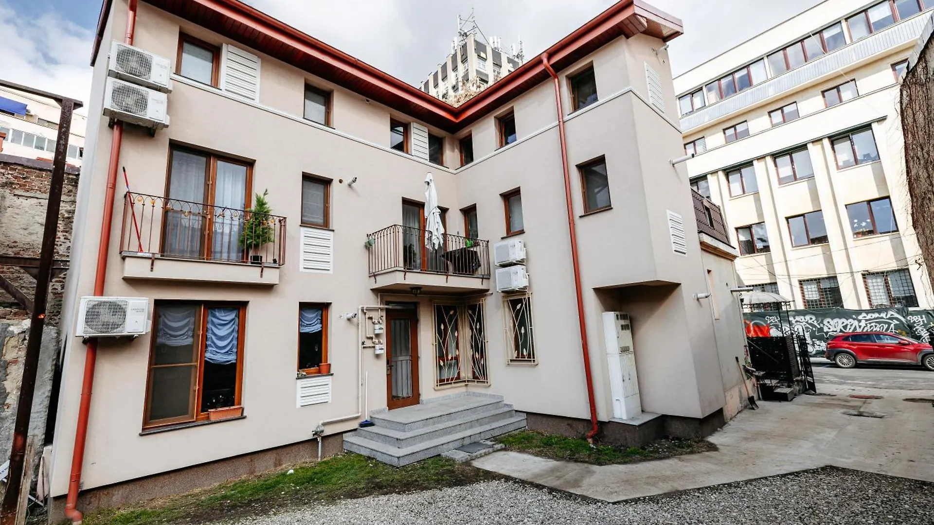 Apartment Piata Romana - Mendeleev 33 Bucharest