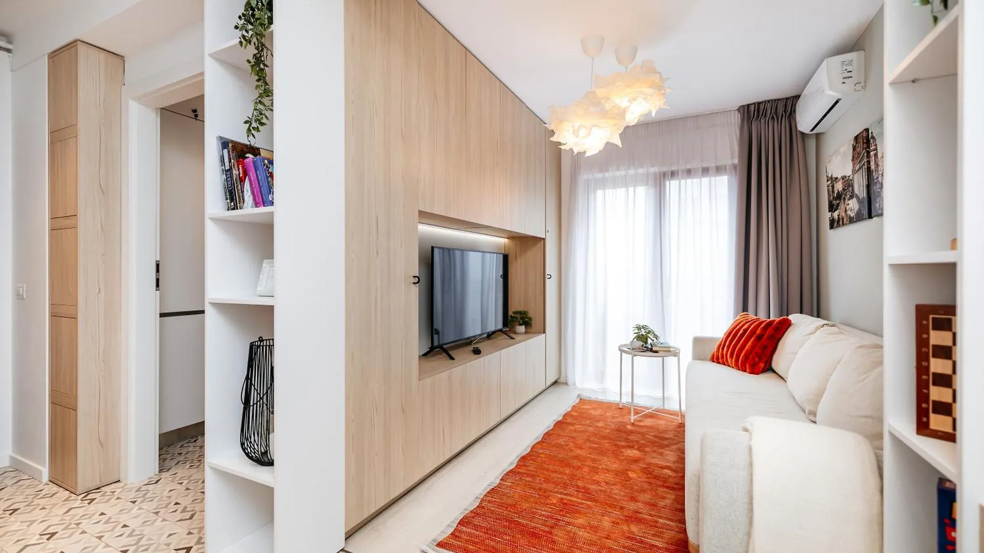 Apartment Piata Romana - Mendeleev 33 Bucharest