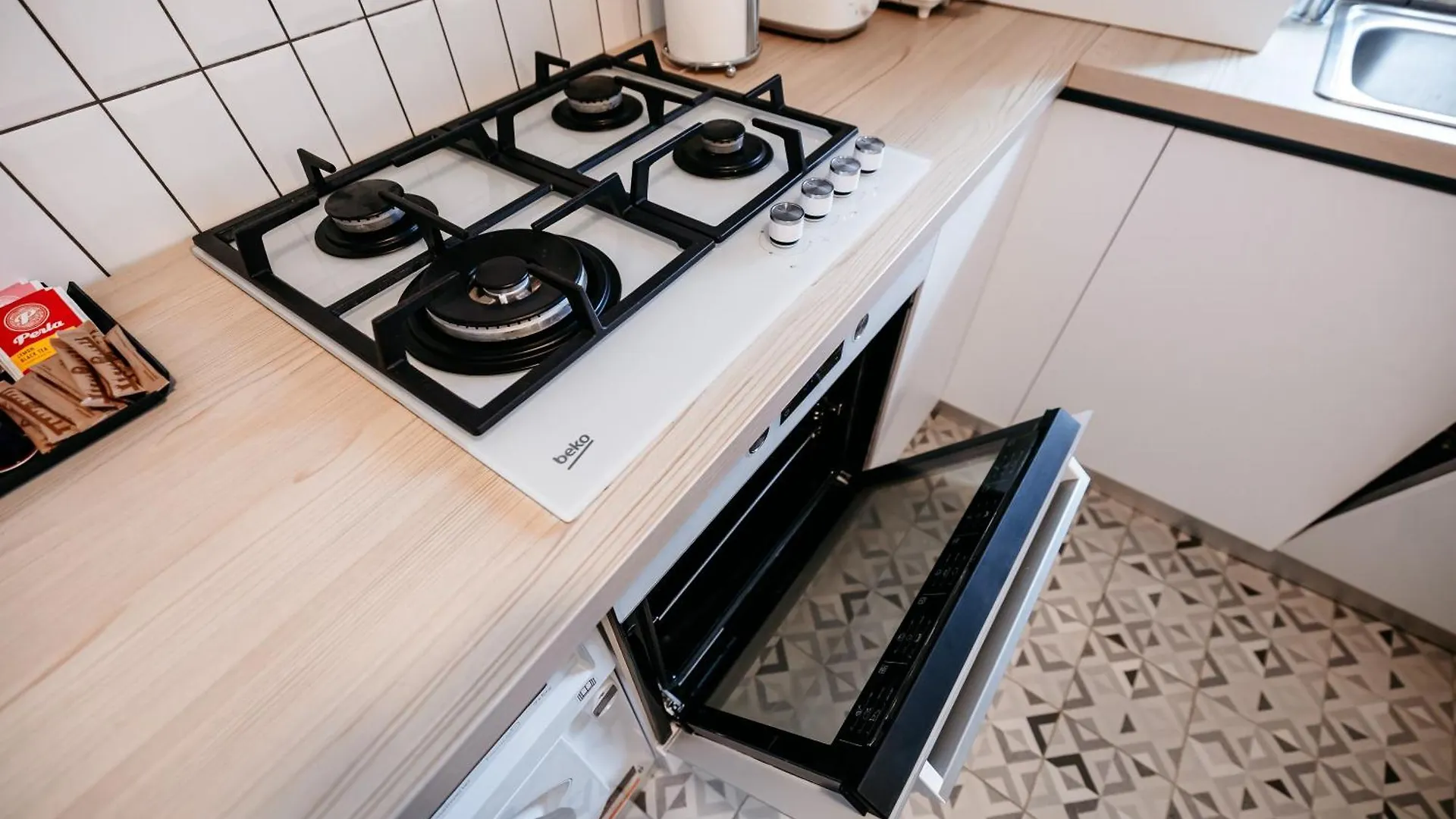 Apartment Piata Romana - Mendeleev 33 Bucharest