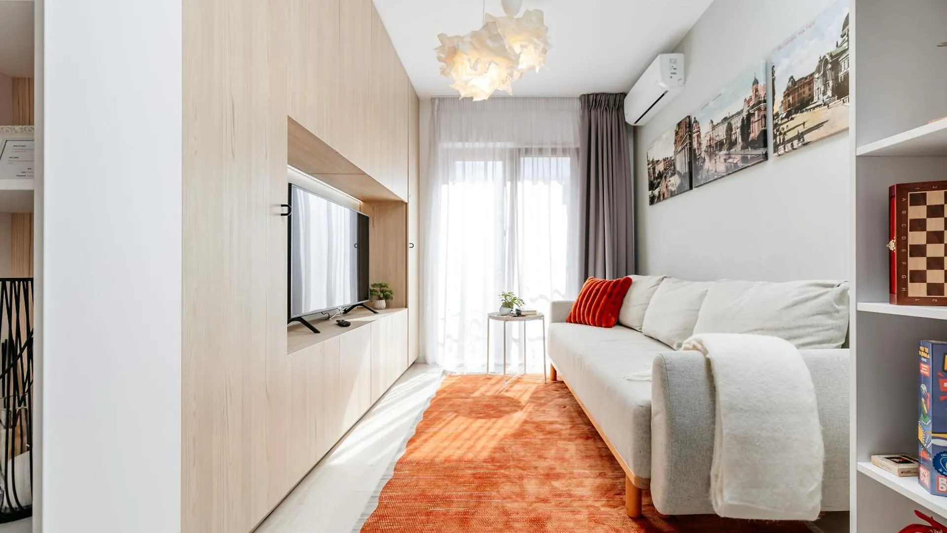 Apartment Piata Romana - Mendeleev 33 Bucharest