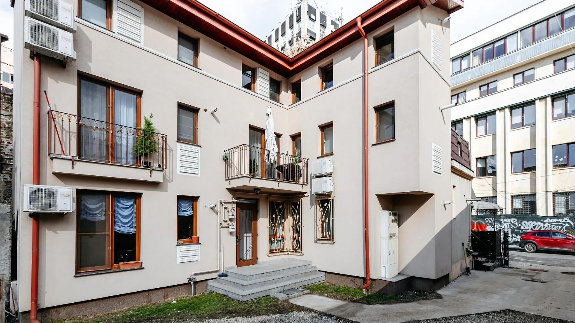 Apartment Piata Romana - Mendeleev 33 Bucharest